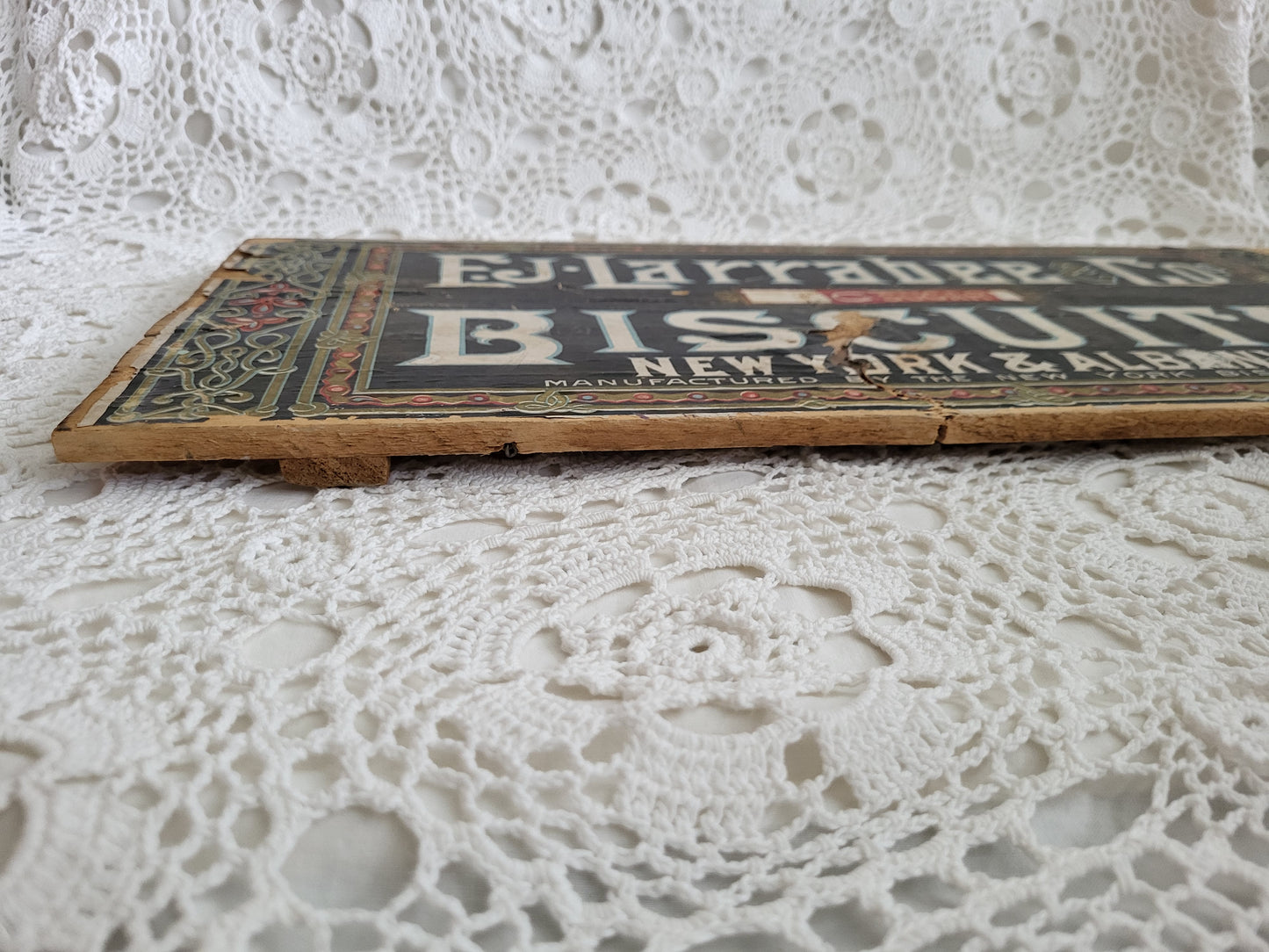 EJ Larrabee & Co Sugar Biscuits Crate Sign, New York, Albany, NY Biscuit Co